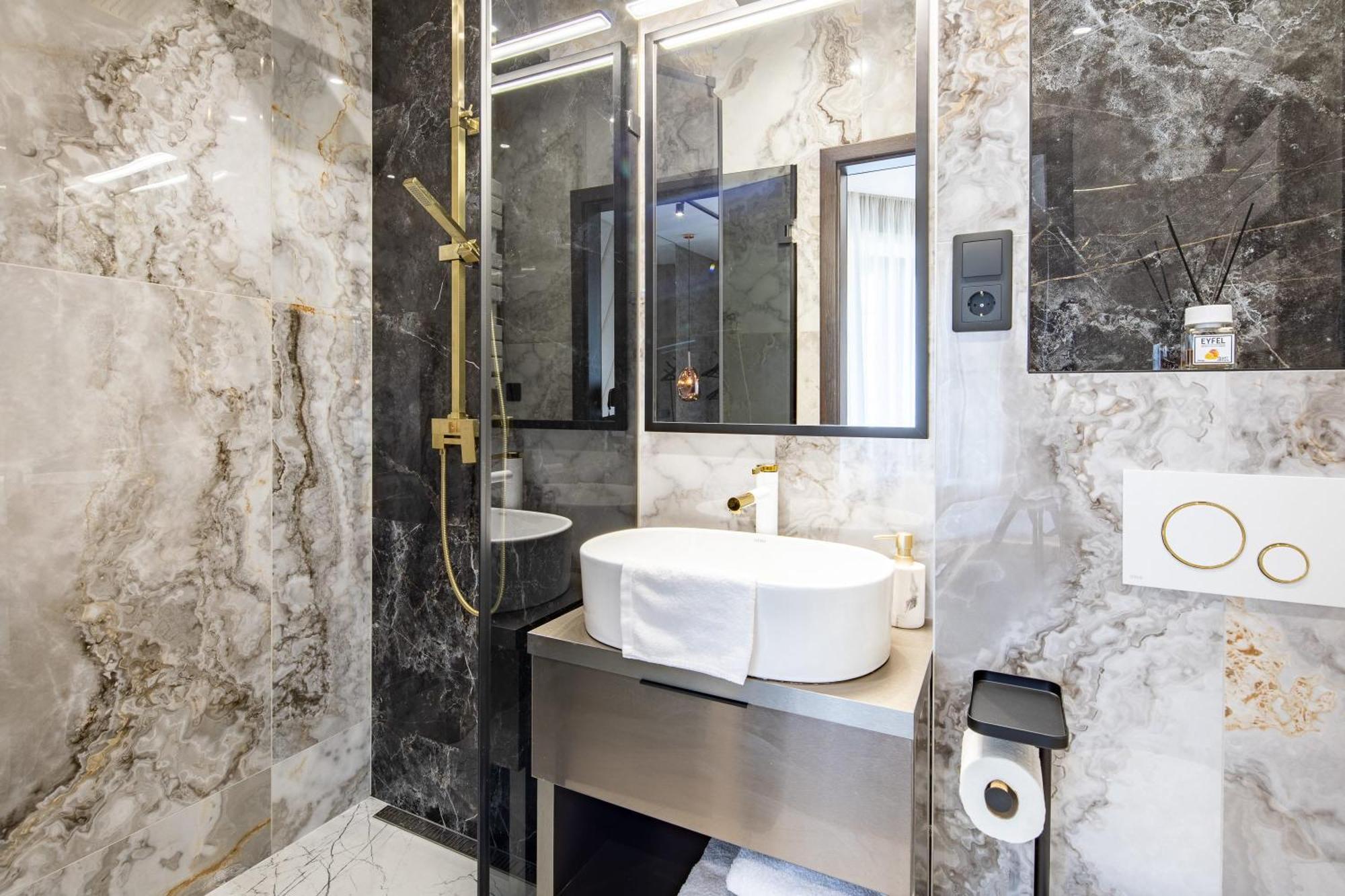 Ultra Central Luxury Budapest Exterior photo