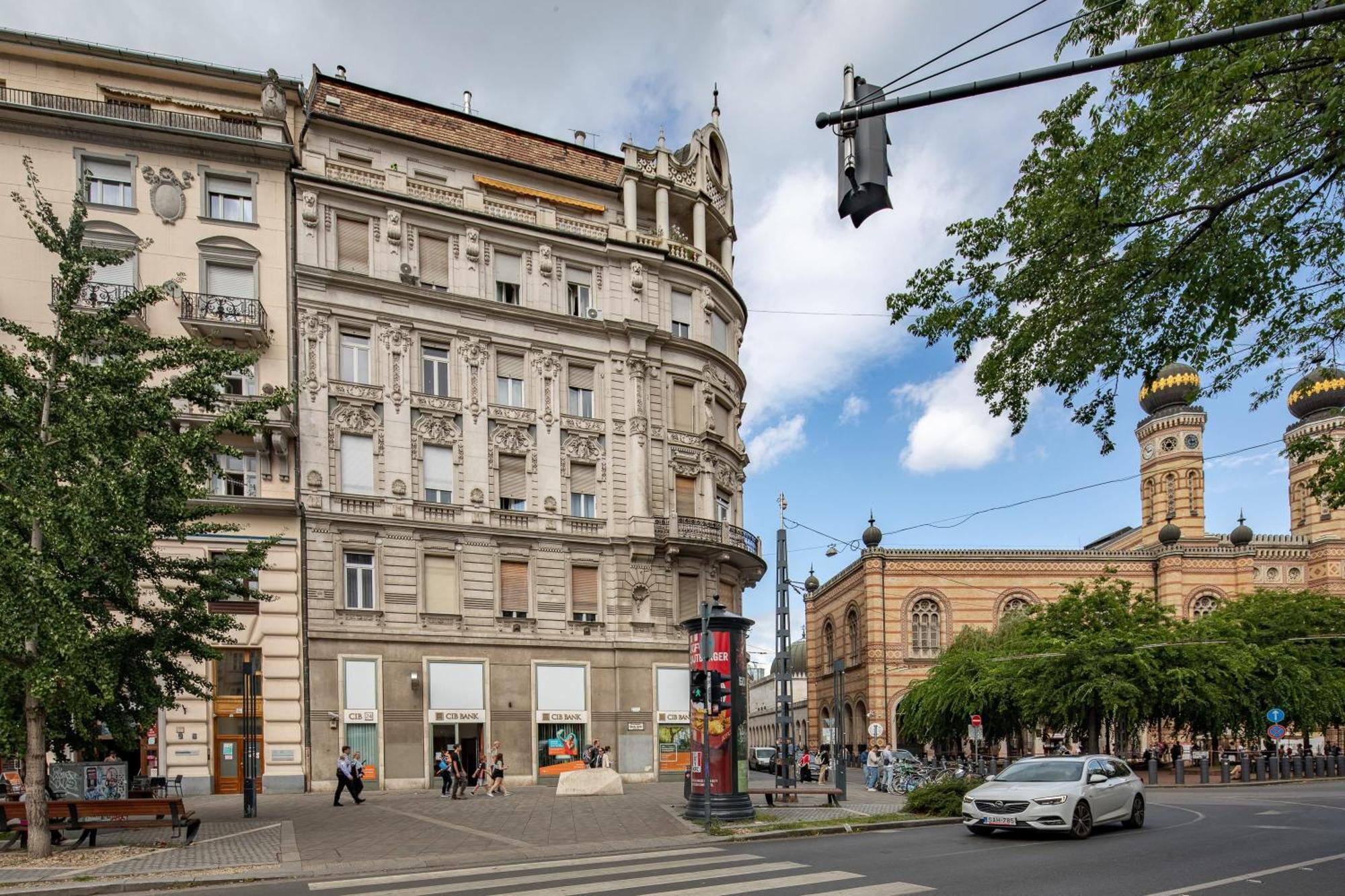 Ultra Central Luxury Budapest Exterior photo